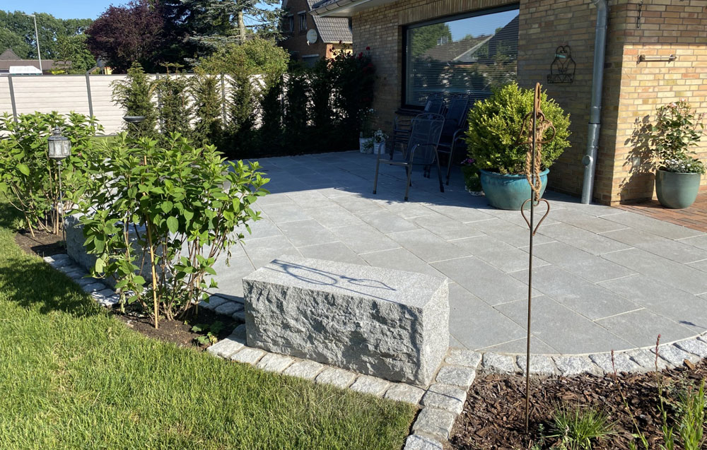 MITTELHOLSTEIN: Privatgarten